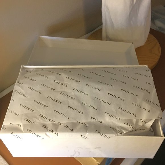 ERIJUNOR Pink Ankle Strap Satin Heels With Rhinestone Brooch  NEW IN BOX!!! - Picture 9 of 12